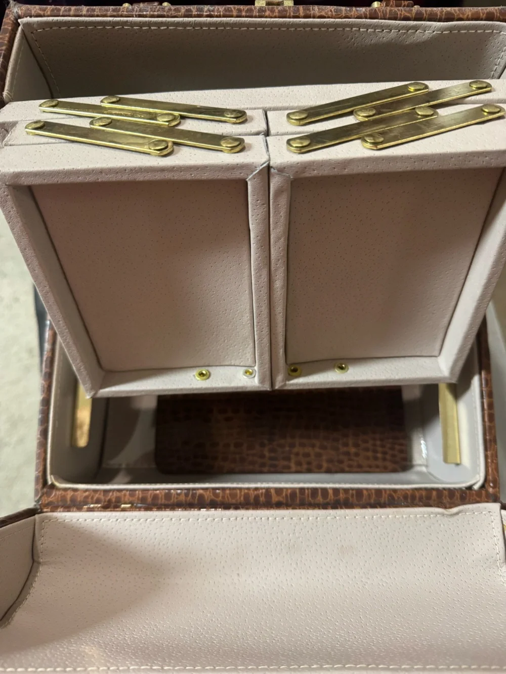 Vintage Neiman Marcus Bentony  Croc-Embossed Toiletry Vanity Case — SEE NOTES
